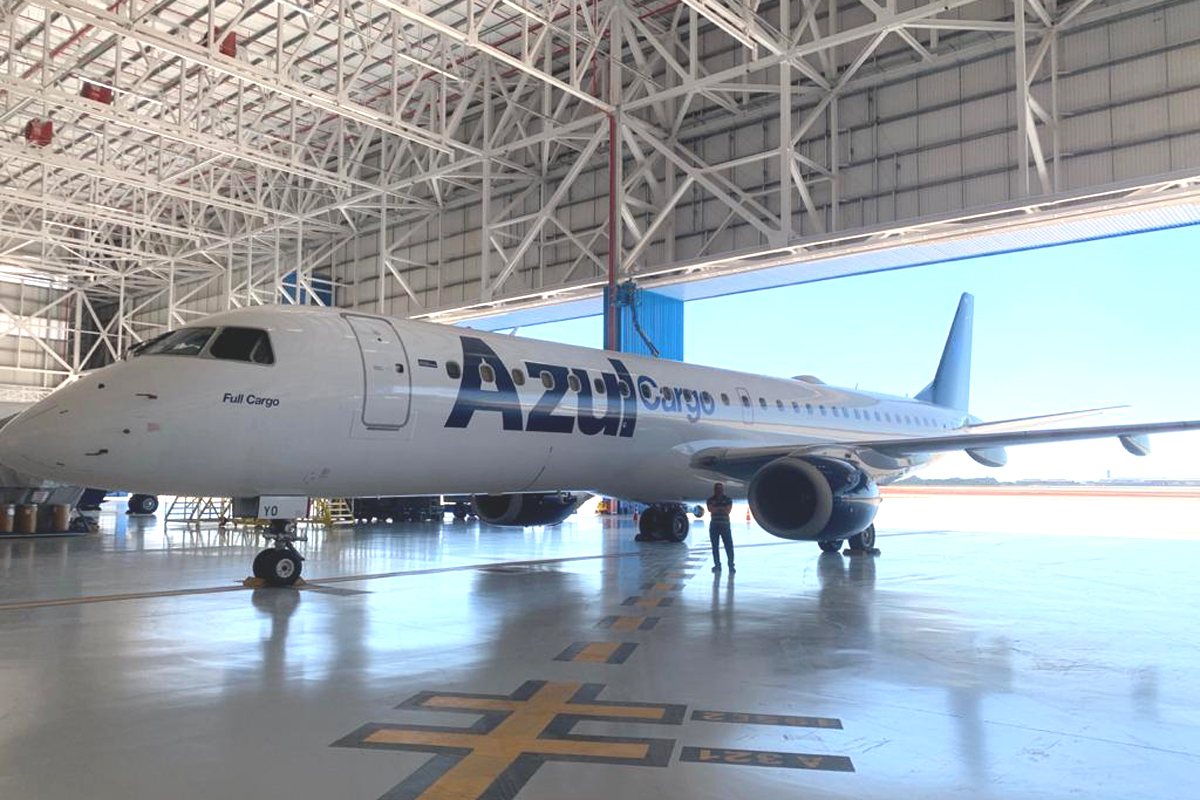 Azul Cargo Express - Embraer E195