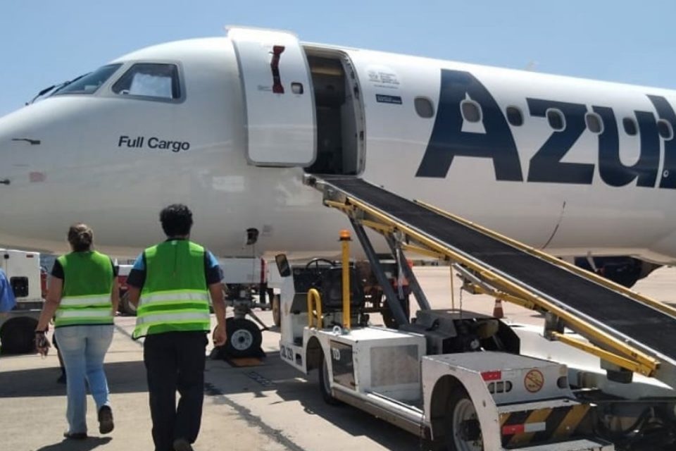 Azul Cargo Express - Embraer E195