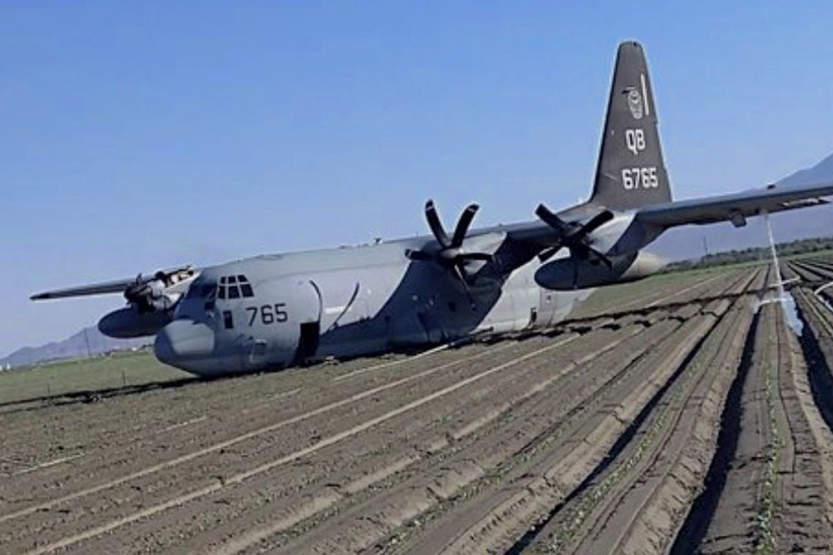 KC-130J do USMC após o pouso de emergência