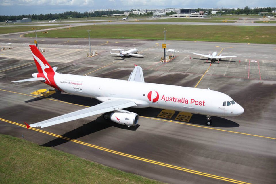 Airbus A321P2F - Qantas 