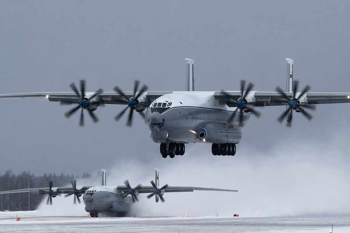 Antonov An-22