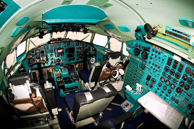 Cockpit do Tu-154
