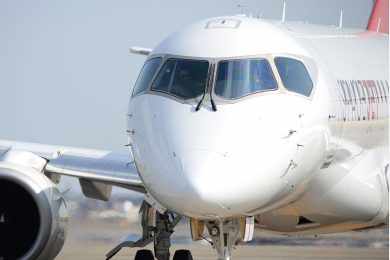 Mitsubishi confirma rumores e ‘congela’ jato comercial rival da Embraer