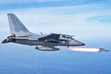Polônia assina contrato para compra de caças leves FA-50