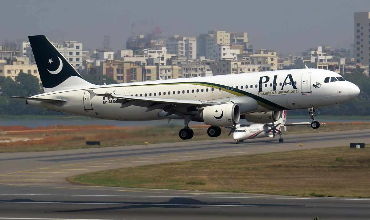 Airbus A320 - PIA