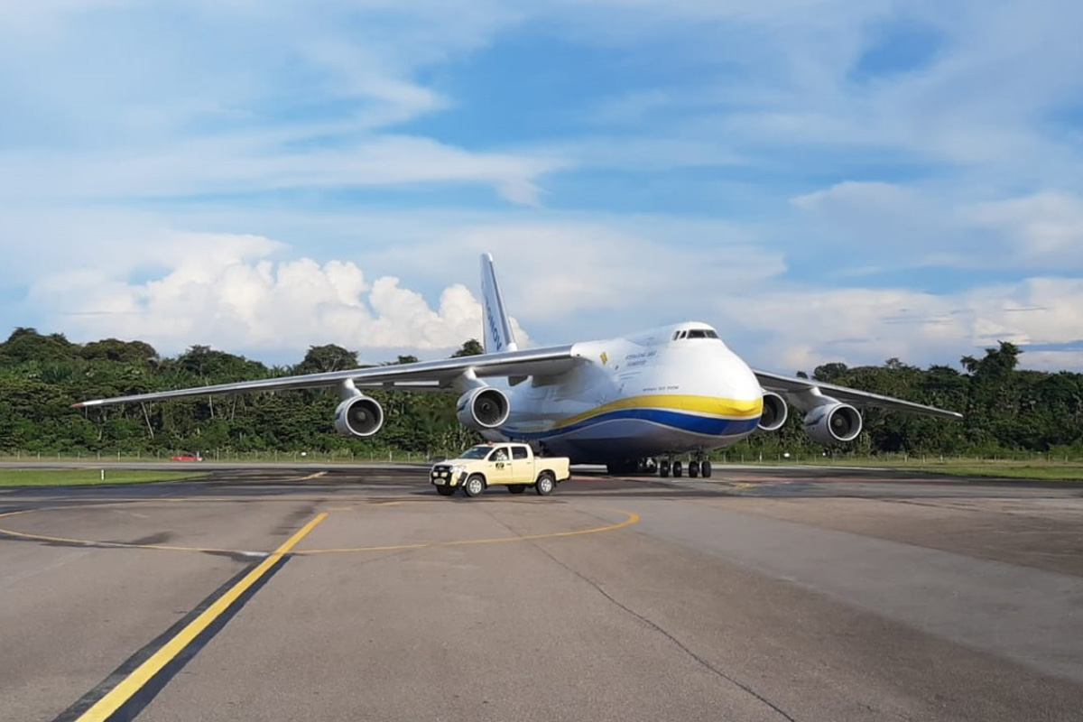 Antonov An-124 no aeroporto de Belém