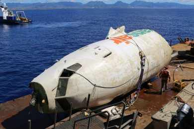 EUA resgatam Boeing 737-200 do fundo do mar no Havaí