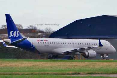Primeiro Embraer E195 da SAS é visto na Inglaterra