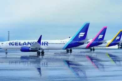 Icelandair estreia nova pintura nos moldes da Transbrasil