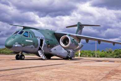 África do Sul quer estabelecer parceria com a Embraer na área de defesa