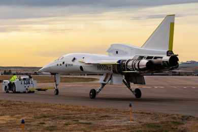 Trimotor supersônico XB-1 faz primeiros testes com turbojatos
