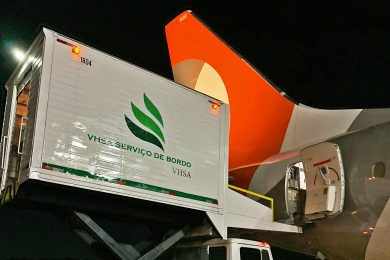 Gol e Azul retomam serviço de bordo neste domingo; Latam, apenas em 1º de junho