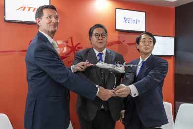 ATR assina carta de intenção para 36 turboélices com a grupo Feel Air, do Japão
