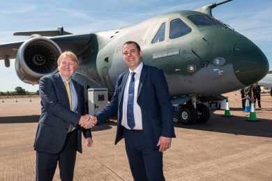 Embraer e BAE Systems unem forças para promover o C-390 e o eVTOL da Eve