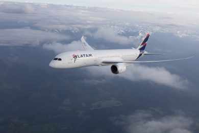 LATAM retoma rota Fortaleza-Miami com Boeing 787-9