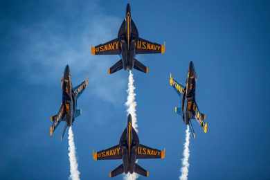 Efeito Top Gun: Esquadrão de elite dos EUA terá 1ª mulher piloto