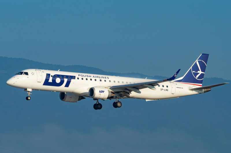 Um E195 da LOT