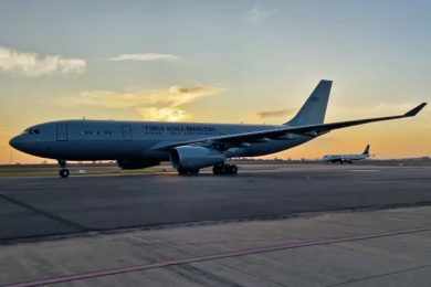 Futuro avião-tanque da FAB, primeiro KC-30 pousa no Brasil