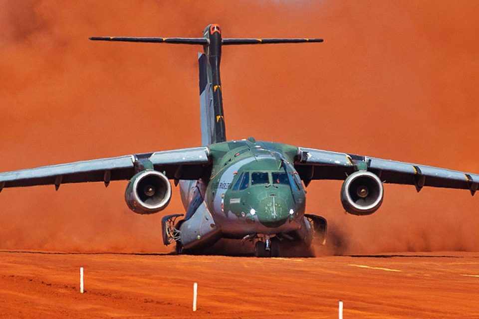 https://www.airway.com.br/wp-content/uploads/2022/07/kc-390_terra-960x640.jpg