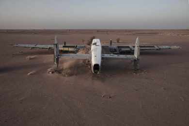 A incrível aventura para fotografar um avião caído no Saara
