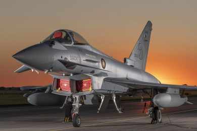 Palco da Copa do Mundo, Catar recebe primeiro caça Eurofighter Typhoon