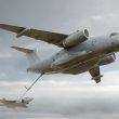 O KC-390 com uma lança de reabastecimento aéreo, equipamento padrão da USAF