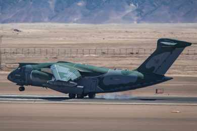 Força Aérea Brasileira corta mais três KC-390 de encomenda com a Embraer