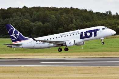 Frota de jatos Embraer da polonesa LOT chega a 41 aeronaves