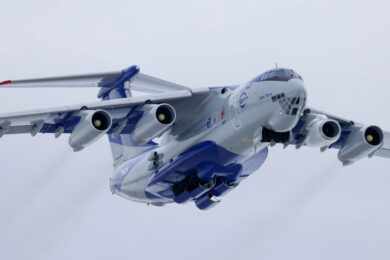 Novo motor PD-8, do Superjet, começa a ser testado em voo por um Il-76LL