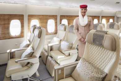 Primeiro Airbus A380 reformado pela Emirates entra em serviço