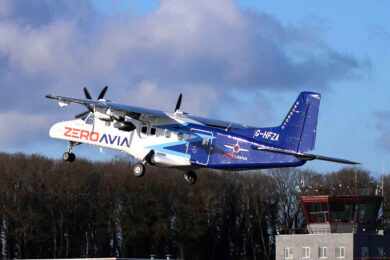 Maior aeronave do mundo com motor movido a hidrogênio realiza primeiro voo