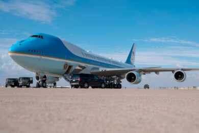 Joe Biden deixou Air Force One na Polônia em visita surpresa à Ucrânia