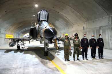 “Toca dos caças”: Irã revela detalhes de base aérea subterrânea