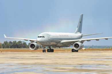 KC-30 da FAB decola rumo à Turquia com ajuda humanitária