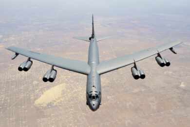 Rumo ao centenário: novos motores do B-52 passam por testes