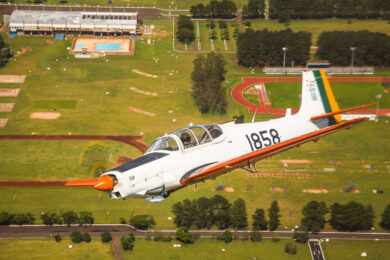 Quer ser piloto de avião militar? FAB abre 140 vagas para jovens estudantes