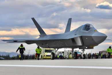‘Desengonçado’ caça stealth turco TF-X aparece pronto na pista