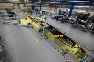 Primeiro Gripen F começa a tomar forma na fábrica da Saab em Linköping, na Suécia (SAAB)