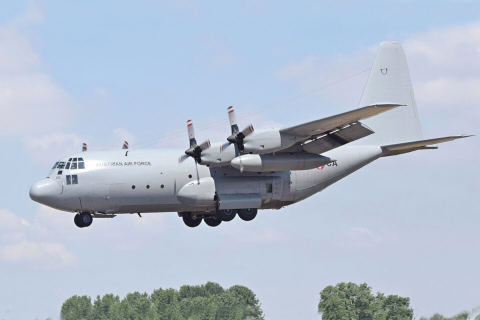 A Áustria opera três C-130K adquiridos do Reino Unido há 20 anos 