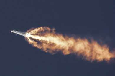 Agência de aviação dos EUA suspende novos testes com o Starship da SpaceX