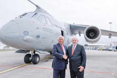 Presidente Lula voou no primeiro Embraer KC-390 de Portugal