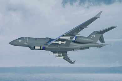 Bombardier oferece ao Canadá jato executivo convertido para missões de ataque naval