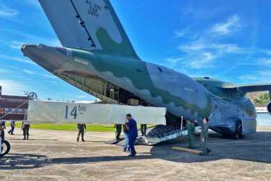 KC-390 e o 14-Bis “voam” juntos pela primeira vez
