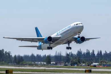 Primeiro novo cargueiro 767F para a África é entregue