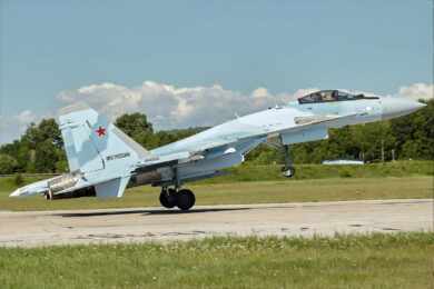Força Aérea da Rússia recebe novo lote de caças Su-35S