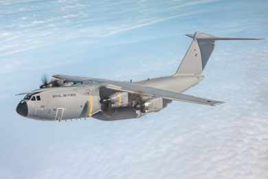 Cargueiro A400M bateu novo recorde ao voar sem parar da Inglaterra até Guam