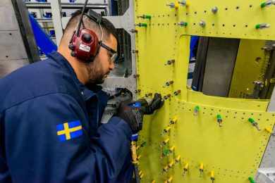 Saab conclui montagem da primeira fuselagem traseira do Gripen no Brasil