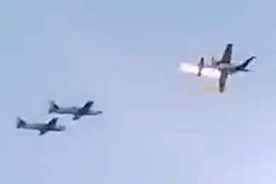 VÍDEO: Dois aviões Embraer AT-27M Tucano colidem no ar na Colômbia