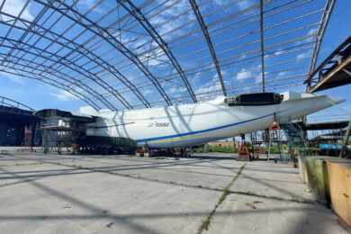 Veja como está o Antonov An-225 um ano e meio após ser atingido na invasão russa à Ucrânia