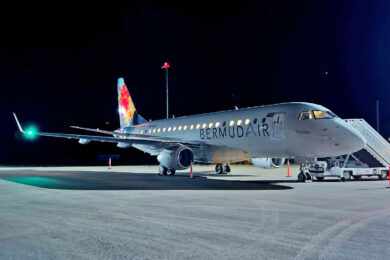 Nova cliente da Embraer, BermudAir recebe seu primeiro jato E175